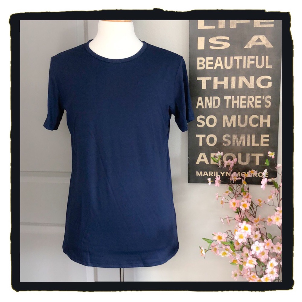 🌿Handsome Short Sleeved Men’s Shirt🌿 - Picture 3 of 8